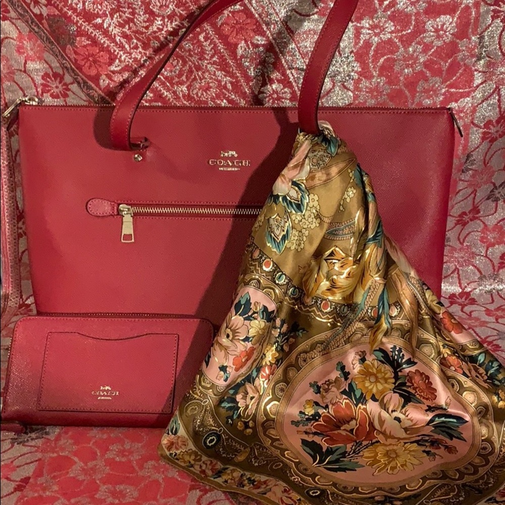 Coach cross grain leather gallery tote